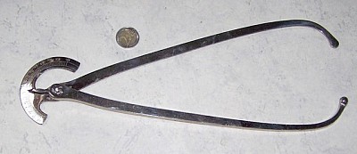 craniomètre pour mesurer le diamètre de la tête.jpg