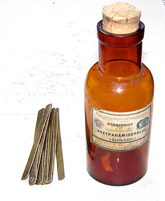 flacon de médicaments (4).jpg