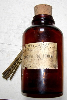 flacon de médicaments (7).jpg